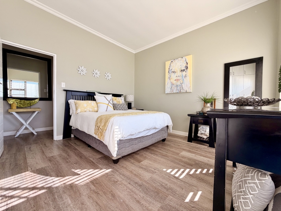 3 Bedroom Property for Sale in Sandbaai Western Cape